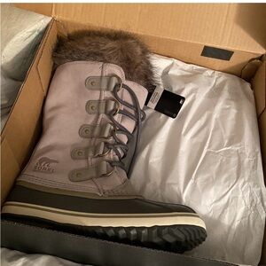 Sorel Women's Winter Lace-Up Boots in Taupe with Faux Fur Trim
